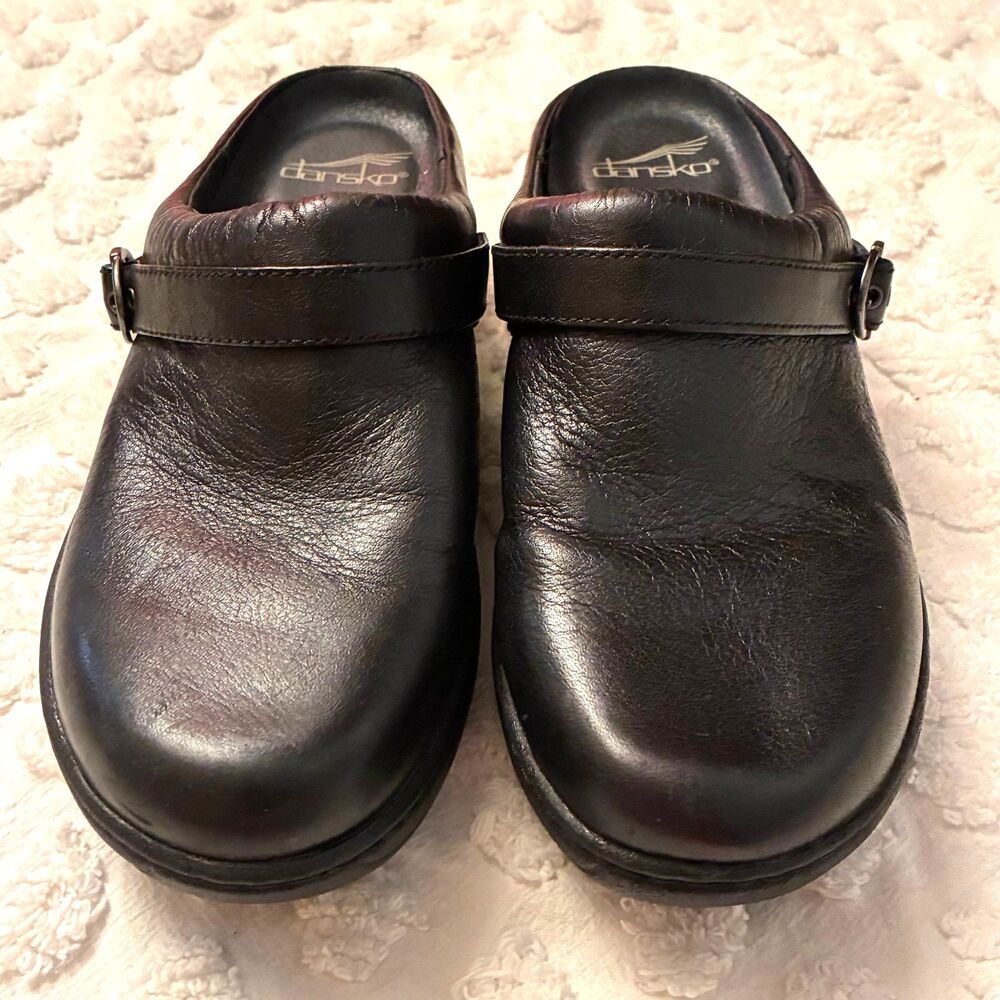 Dansko Black Leather Clogs Size 38 (us size 7.5-8)